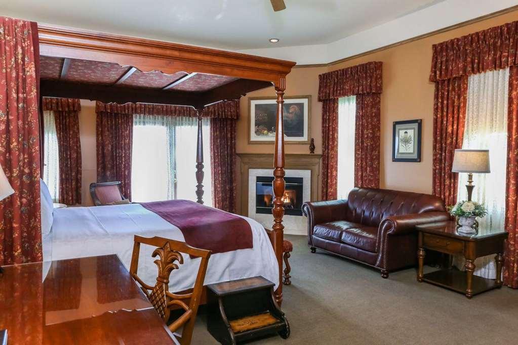 Herrington Inn & Spa Geneva Room photo